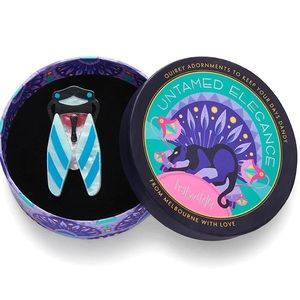 Erstwilder cicada brooch